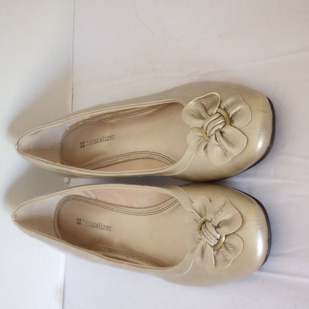 Naturalizer Gold Flat Size 10M